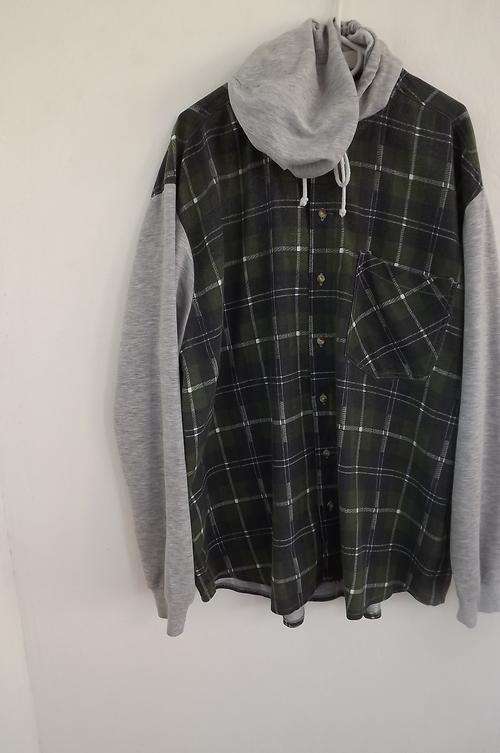 Dark green check winter shirt in pure cotton with grey sleeves&hood.Size XL.Pocket on front.Drawstri