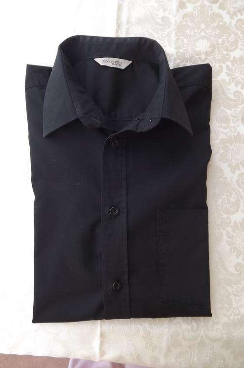 Smart black Woolworths polycotton long sleeve shirt for 13-14 year old boy.Very good condition