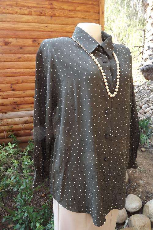 Amazing military green blouse with small white pattern by Woolworths size 40/16.Covered buttons.