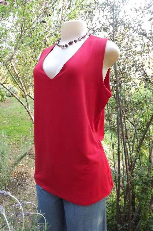 Luxury quality sleeveless red V neck top by Madeleine size 42/18.Made in Germany in viscose stretch