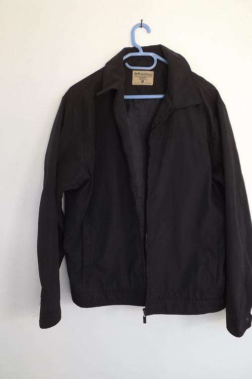 Oakridge black zipped up men's jacket in 100% cotton size Medium.Polyester lining.Good condition