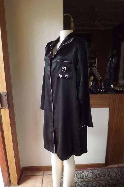 Donna claire sleepwear sale