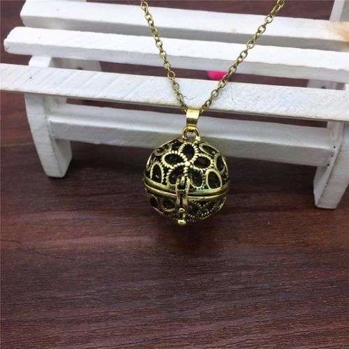 NEW Essential Oil Aromatherapy Diffuser Locket Necklace