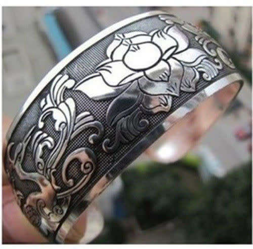 Tibetan silver lotus flower carved design..cuff