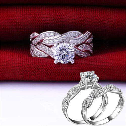 Stunning Engagement ring with Cubic zircons...