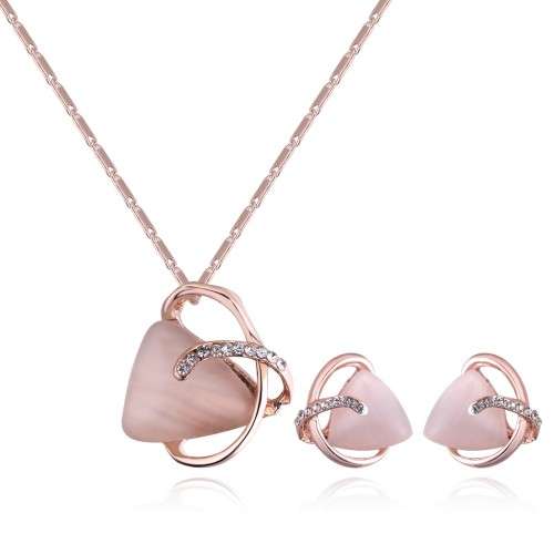 moonstone pendant and chain with earrings.. very unique.. ..LOWEST SHIPPING