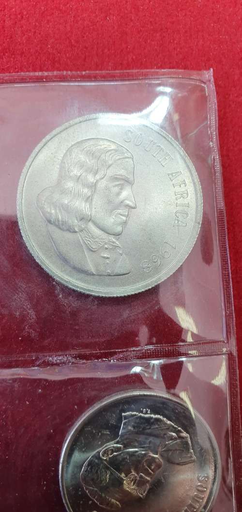 1968 UNC SET.  R1 SILVER.  EXCEPTIONAL TONING &  CONDITION (AS SEALED BY SAM)