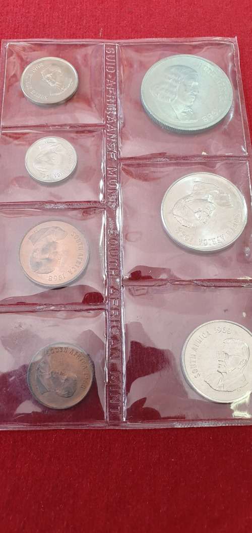 1968 UNC SET.  R1 SILVER.  EXCEPTIONAL TONING &  CONDITION (AS SEALED BY SAM)