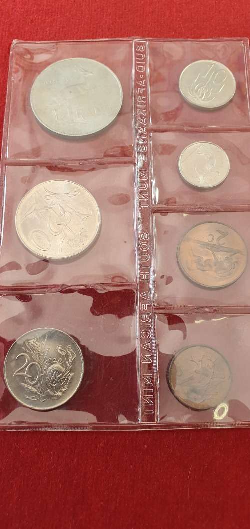 1968 UNC SET.  R1 SILVER.  EXCEPTIONAL TONING &  CONDITION (AS SEALED BY SAM)