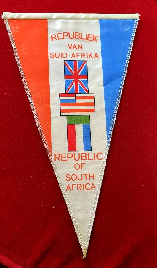 1961 REPUBLIEK WORDINGS VIERING VLAG ( SATYN) RSA. FROM CR SWARTs PARADE VEHICLE !!