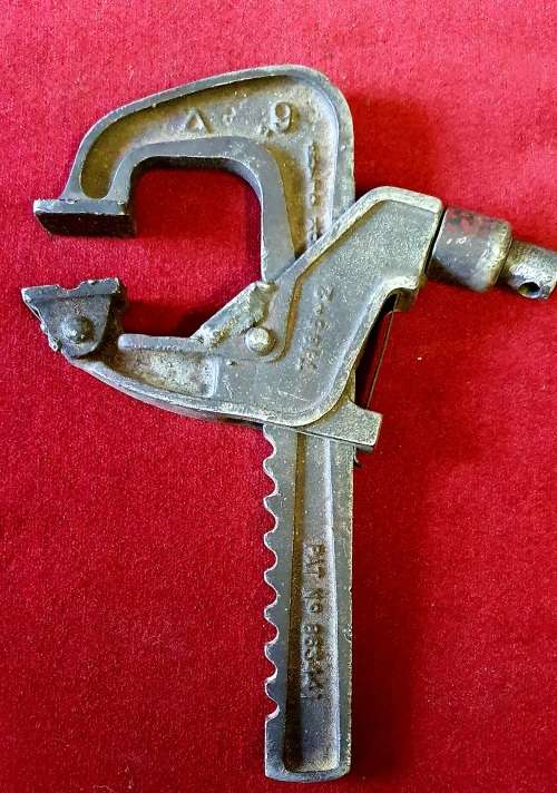 ANTIQUE METAL CLAMP ( A )