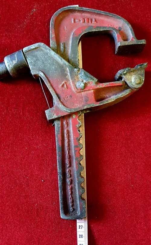 ANTIQUE METAL CLAMP ( A )