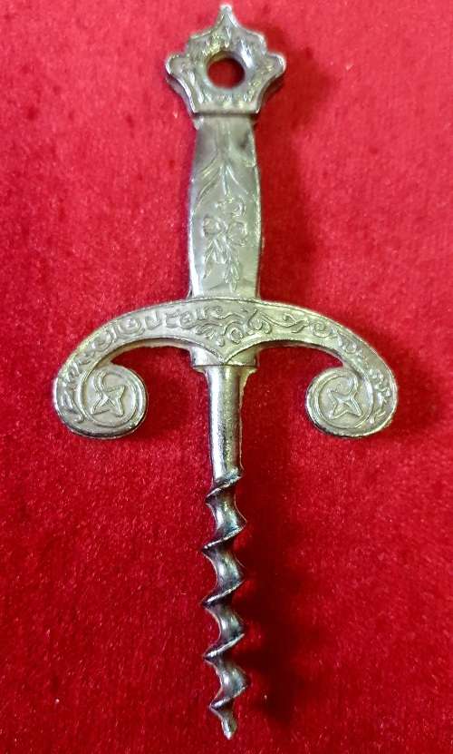 ANTIQUE DAGGER LIKE CORK SCEW. SOLID HEAVY METAL. 13CM LONG