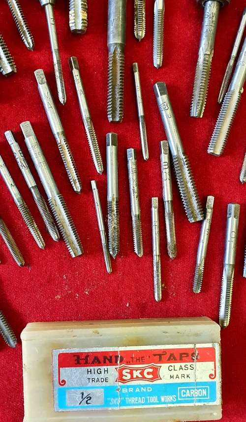 VINTAGE HAND TAP SET. 48 X TAPS. MILLERS FALLS COMPANY. USA . IN HAND MADE BOX