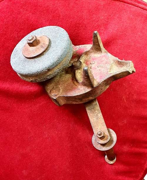 ANTIQUE MANUAL "SLYPSTEEN"