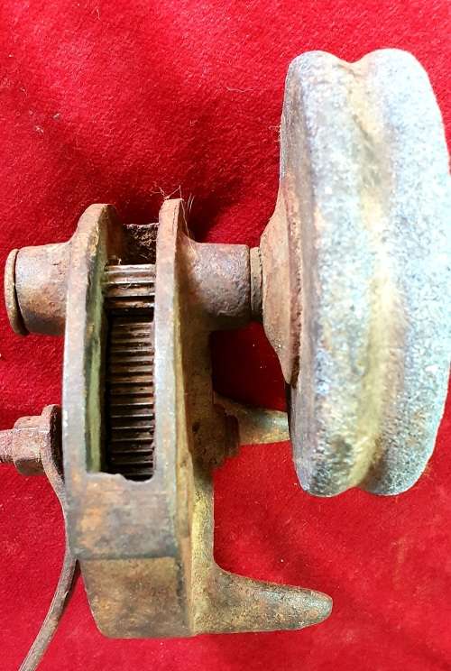 ANTIQUE MANUAL "SLYPSTEEN"