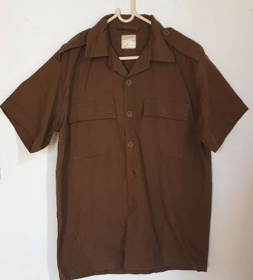 1988  INTAKE .SADF NUTRIA SHORT SLEEVE SHIRT .  SIZE LARGE.
