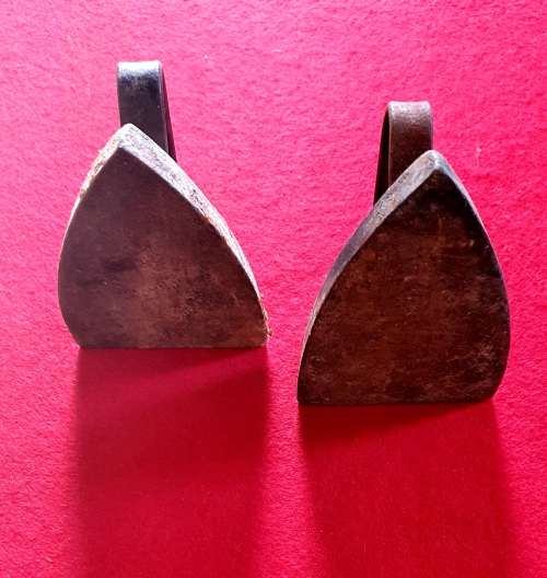 2 X ANTIQUE FALKIRK SAD IRONS NO: 5 & 6. ULTRA SCARCE !!