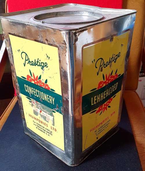 ANTIQUE HUGE 20 LBS PRESTIGE LEKKERGOED TIN. 35CM HIGH X 24CM WIDE !!