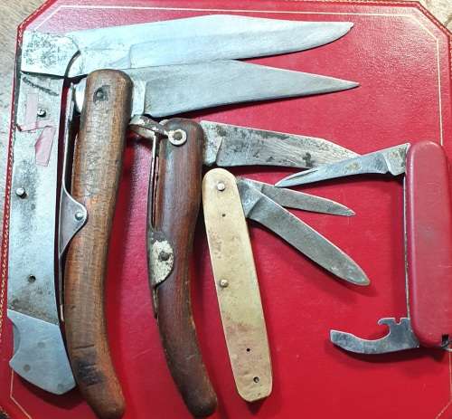 5 X VINTAGE FOLDING KNIFES.