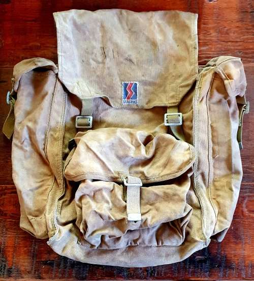 VINTAGE ORIGINAL SEAKING RUCKSACK !! X TRA LARGE !! THE IDEAL FISHING OR TRAVEL RUCKSACK !!