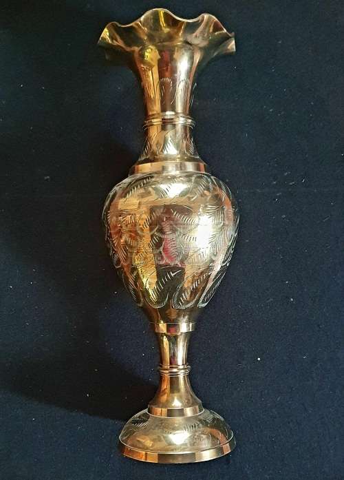 HUGE ANTIQUE HEAVY SOLID BRASS FLOWER VASE !! 43CM HIGH !!
