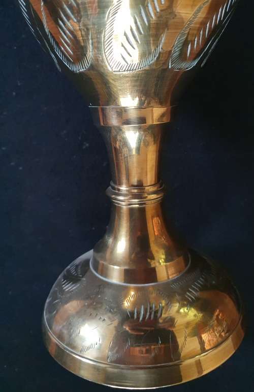 HUGE ANTIQUE HEAVY SOLID BRASS FLOWER VASE !! 43CM HIGH !!