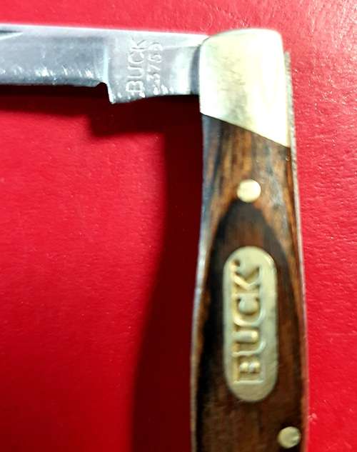 VINTAGE BUCK 375 DEUCE POCKET KNIFE.