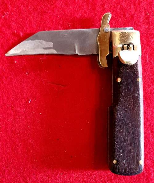 ANTIQUE BRASS ,WOOD, STEEL FOLDING KNIFE . MOVABLE GUARD !!