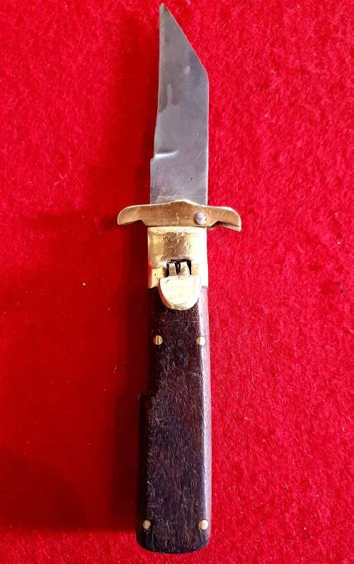 ANTIQUE BRASS ,WOOD, STEEL FOLDING KNIFE . MOVABLE GUARD !!