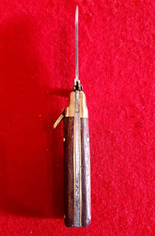 ANTIQUE BRASS ,WOOD, STEEL FOLDING KNIFE . MOVABLE GUARD !!