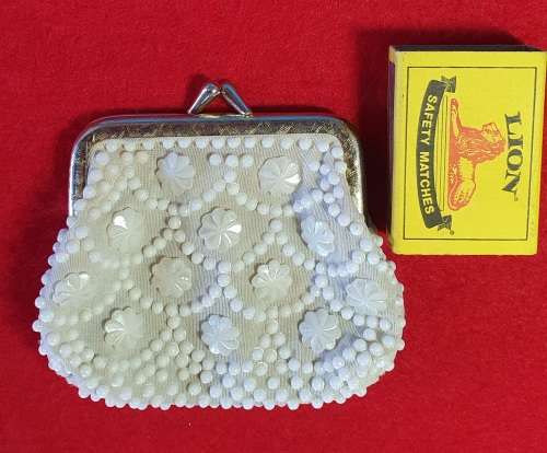 ANTIQUE BEADED LADIES PURSE