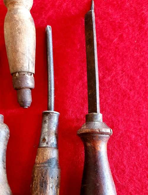 7  X ANTIQUE WOOD HANDLE TOOLS INCL LEATHER WORKING TOOLS.