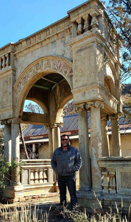 ANGLO BOER WAR HORSE SADDLE FRAME SALVAGED FROM DEELFONTEIN KAROO.WOOD AND CAST IRON.