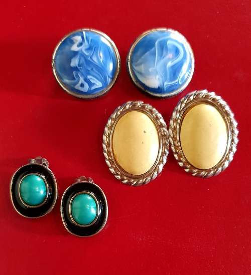 ANTIQUE TO VINTAGE  STUNNING EAR RINGS. 3 X
