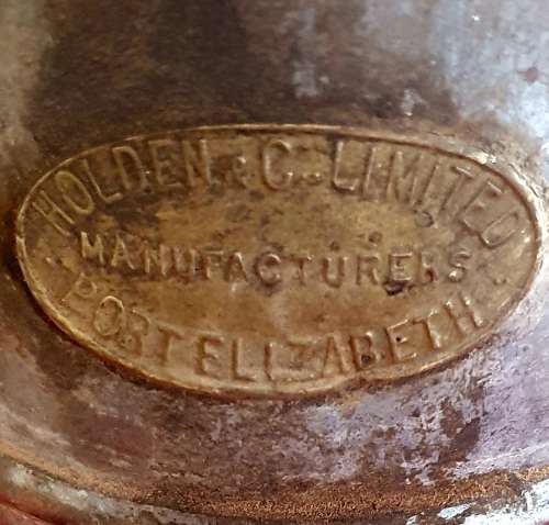 ANTIQUE 1 PINT HOLDEN and CO MOTOR OIL CAN  . ULTRA SCARCE FIND !!