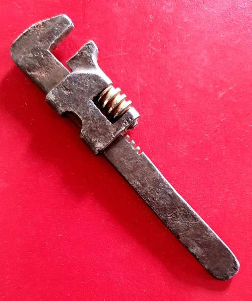 ANTIQUE MINATURE BABY MONKEY WRENCH !! ULTRA SCARCE FIND ! 14CM LONG.
