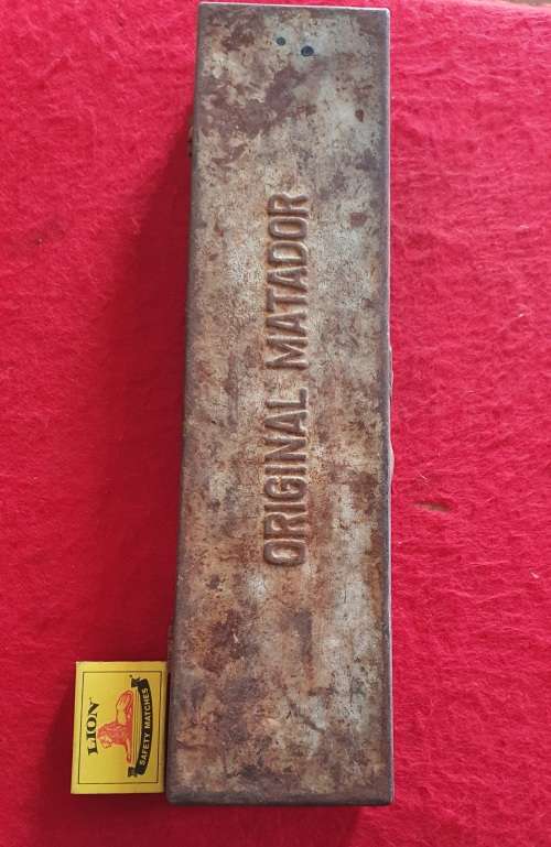 ANTIQUE ORIGINAL MATADOR STEEL TOOL BOX