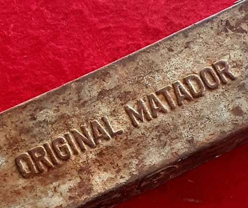 ANTIQUE ORIGINAL MATADOR STEEL TOOL BOX
