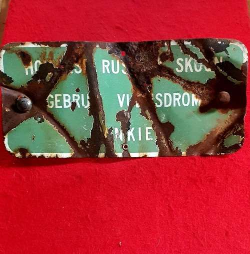 ANTIQUE ENAMEL STEEL BOARD. HOU ASB RUSKAMER SKOON.GEBRUIK VULLISDROM.DANKIE.