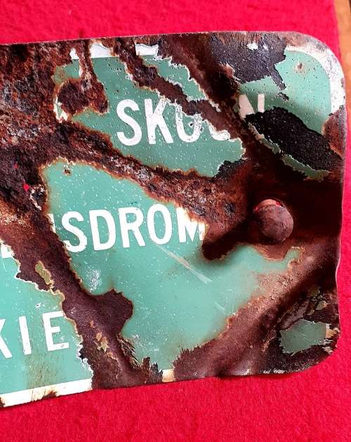 ANTIQUE ENAMEL STEEL BOARD. HOU ASB RUSKAMER SKOON.GEBRUIK VULLISDROM.DANKIE.