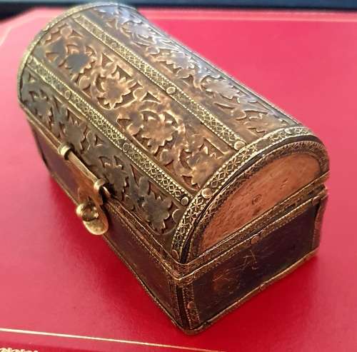 ANTIQUE HAND MADE JEWELERY BRASS AND WOOD BOX. CIRCA 1900