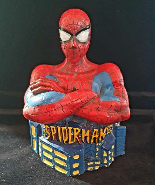 VINTAGE CERAMIC SPIDER MAN BUST . 12CM HIGH X 28 CM CIRC.