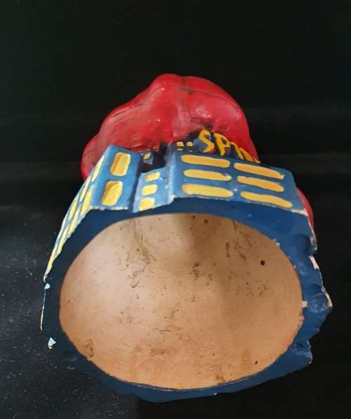 VINTAGE CERAMIC SPIDER MAN BUST . 12CM HIGH X 28 CM CIRC.