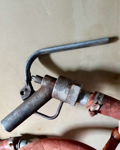 ANTIQUE  PETROL / DIESEL HAND PUMP - NO.1 RUNWELL-BRITISH MADE.ORIGINAL HANDLE, NOZZEL ,PIPE.