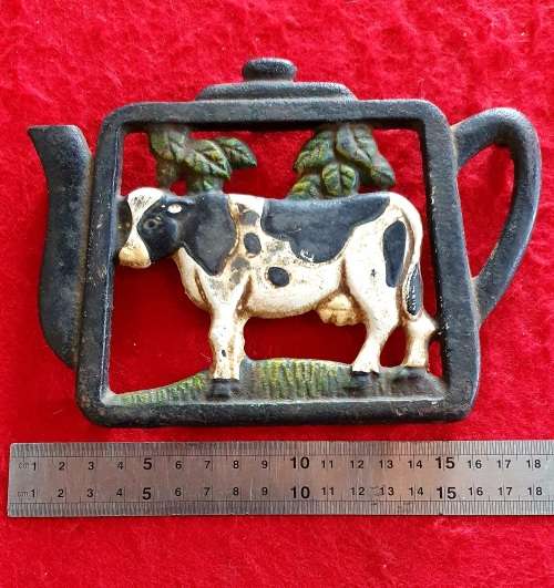 ANTIQUE  SOLID CAST IRON HOT POT / KETTLE STAND WITH FINE DETAIL.