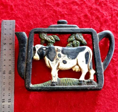 ANTIQUE  SOLID CAST IRON HOT POT / KETTLE STAND WITH FINE DETAIL.