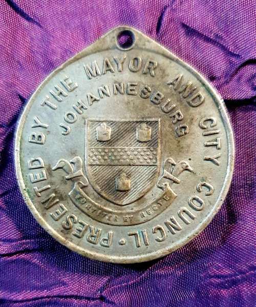 1974 VOORTREKKERMONUMENT KWARTEEUFEES FDC PLUS 1949 INAUGURATION MEDAL.