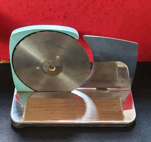 RETRO BLUE PINEWARE BREAD / MEAT SLICER. 50 X MORE ITEMS ON SAME AUCTION !!!!