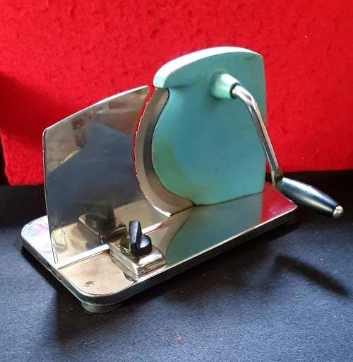 RETRO BLUE PINEWARE BREAD / MEAT SLICER. 50 X MORE ITEMS ON SAME AUCTION !!!!